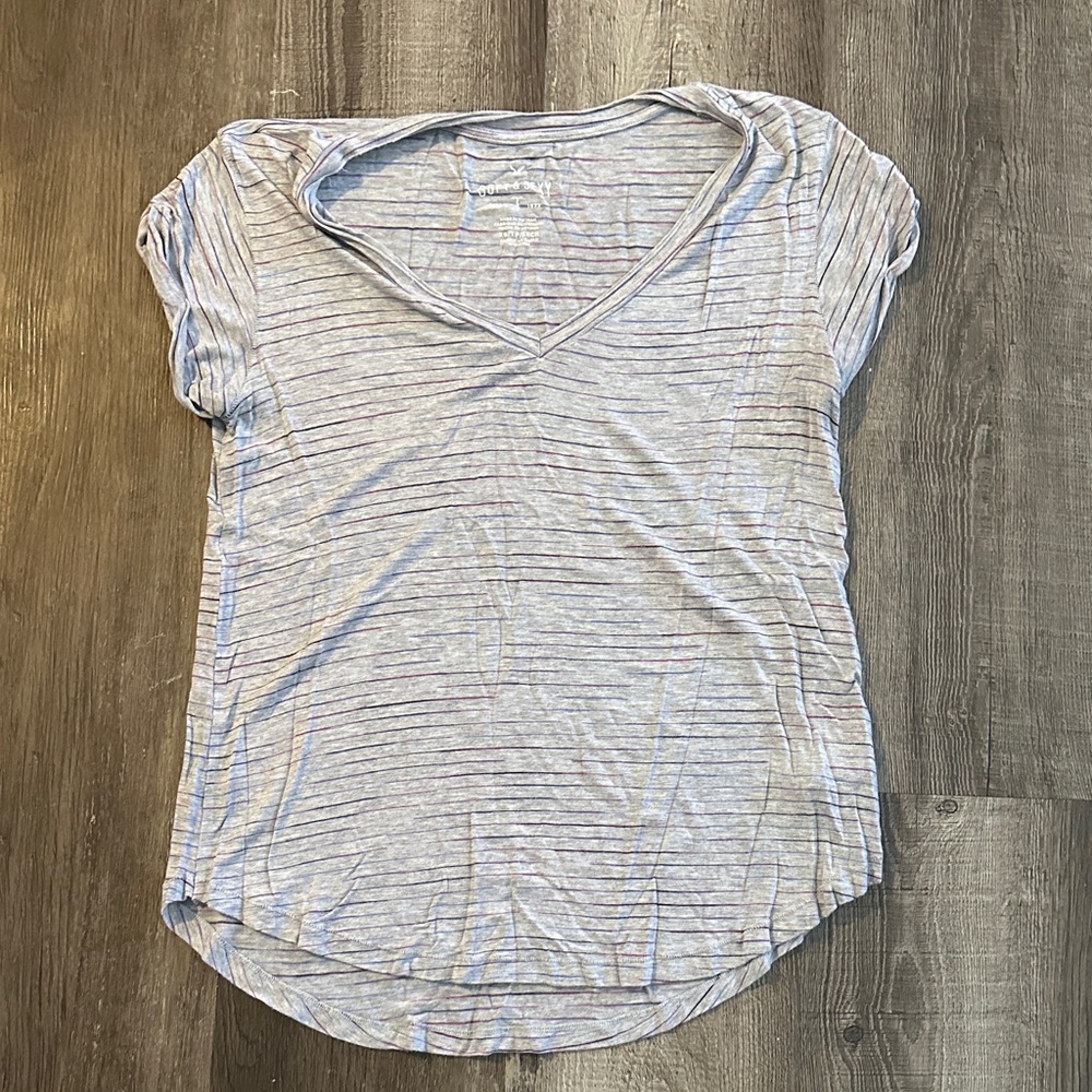 American Eagle Outfitters Light Gray V-Neck Tee